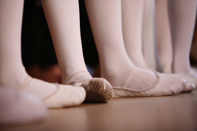 arch support, foot health, orthopedic shoes, flat feet