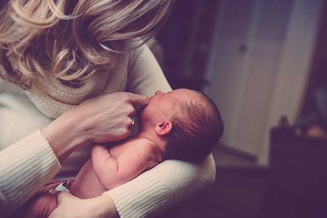 Kangaroo Mother Care, neonatal outcomes, preterm infants, skin-to-skin care