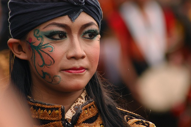 fashion trends, cultural heritage, traditional attire, ethnic clothing